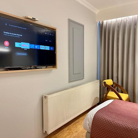 New Park Hotel Srīnagar Kültér fotó