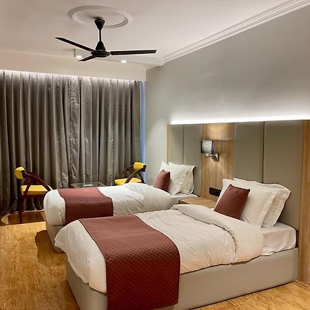 New Park Hotel Srīnagar Kültér fotó